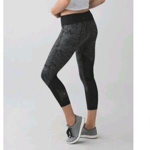 LULULEMON ATHLETICA Pace Rival Crop 'Full On Luxtreme' Size 10